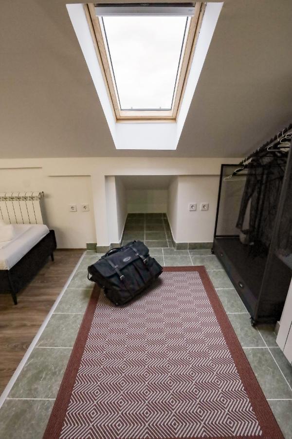 Different Apartments Ni 외부 사진